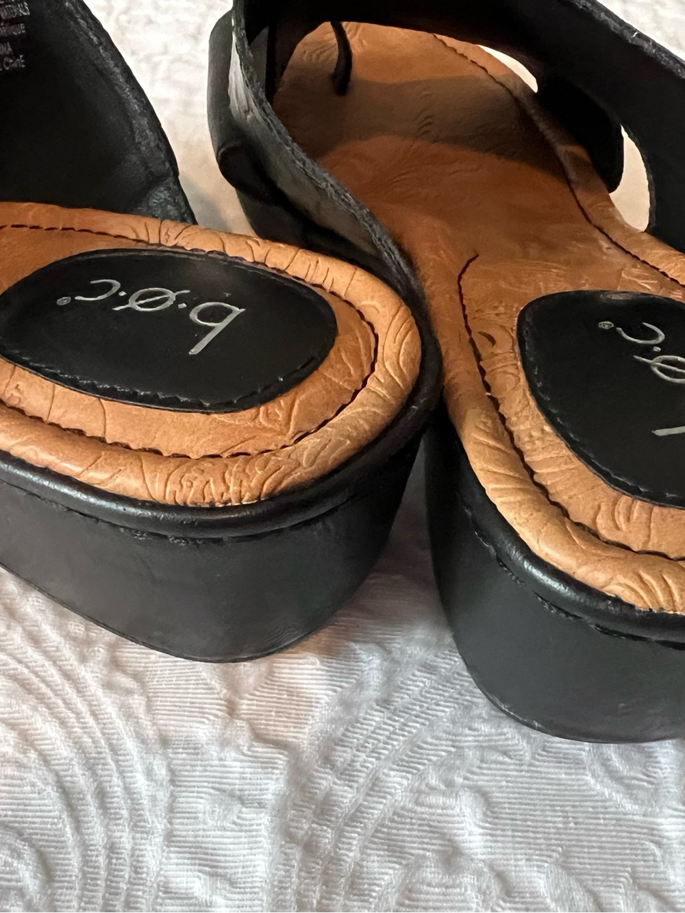 boc Black and Tan Wedge Slide Sandals